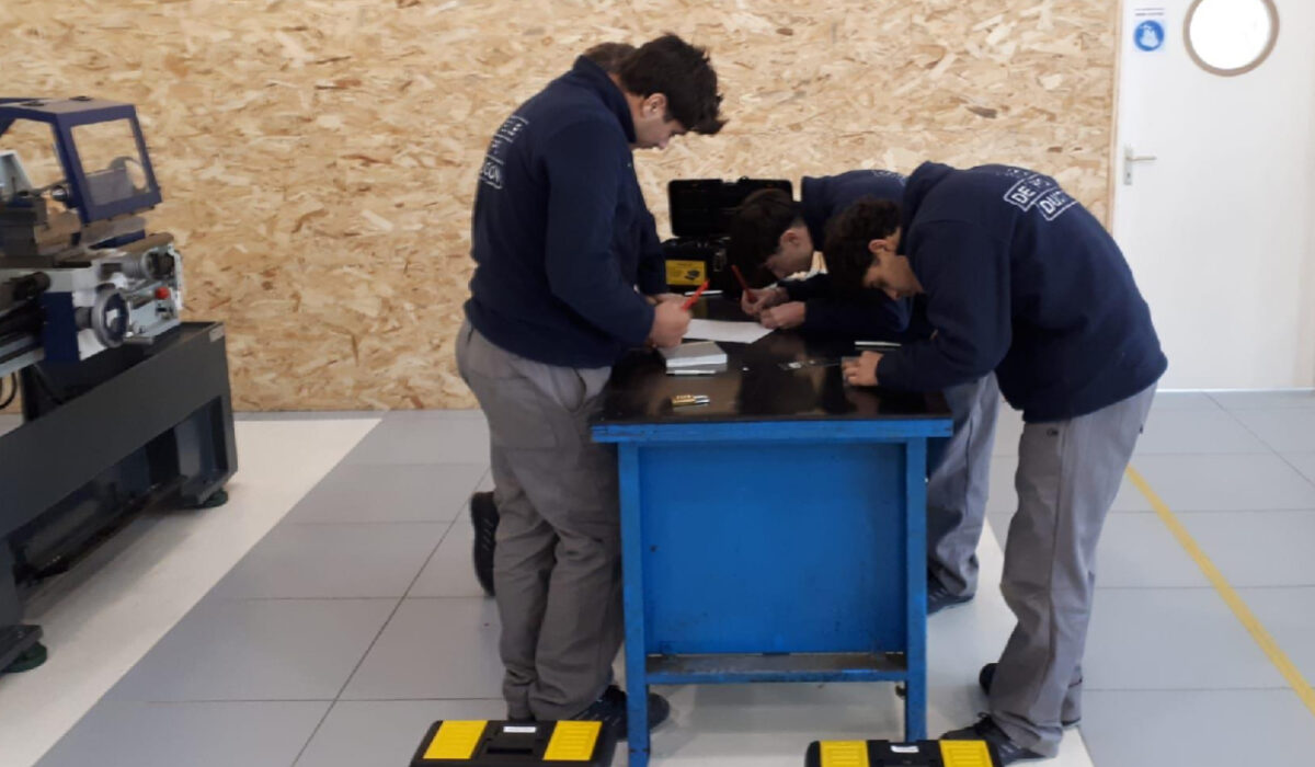 jeunes au travail-site boost